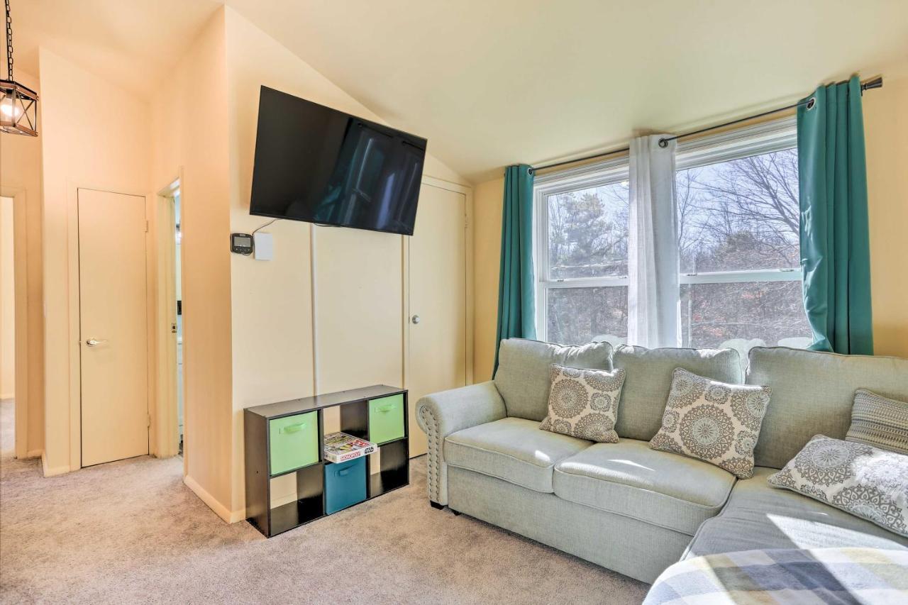Peaceful Poconos Home With Lake And Pool Access! Long Pond Zewnętrze zdjęcie