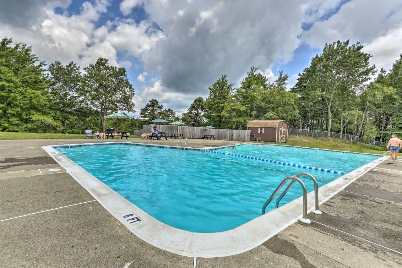 Peaceful Poconos Home With Lake And Pool Access! Long Pond Zewnętrze zdjęcie