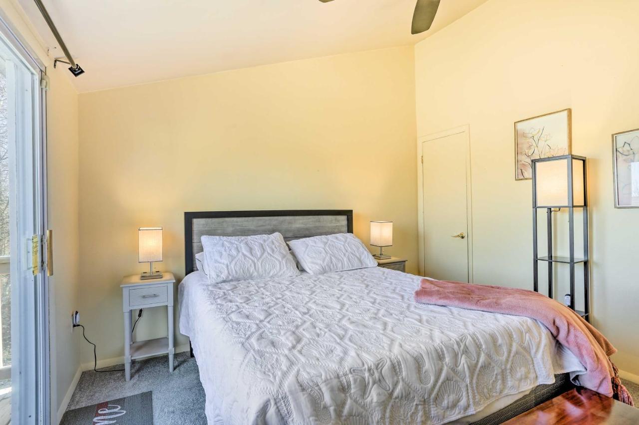 Peaceful Poconos Home With Lake And Pool Access! Long Pond Zewnętrze zdjęcie